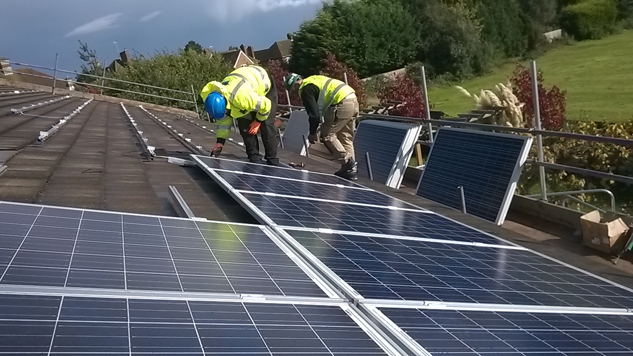 Solar Engineers Installing Solar Panels In Reading Berkshire - Tethys Energy Solar Engineers Installing Solar Panels In Reading - Berkshire